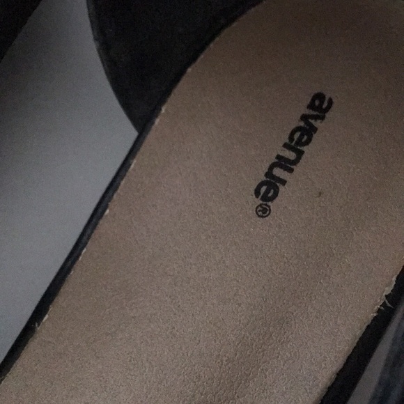 Avenue Slip On Open Toe Shoes - Black 8.5 Wide Width. - Picture 8 of 8